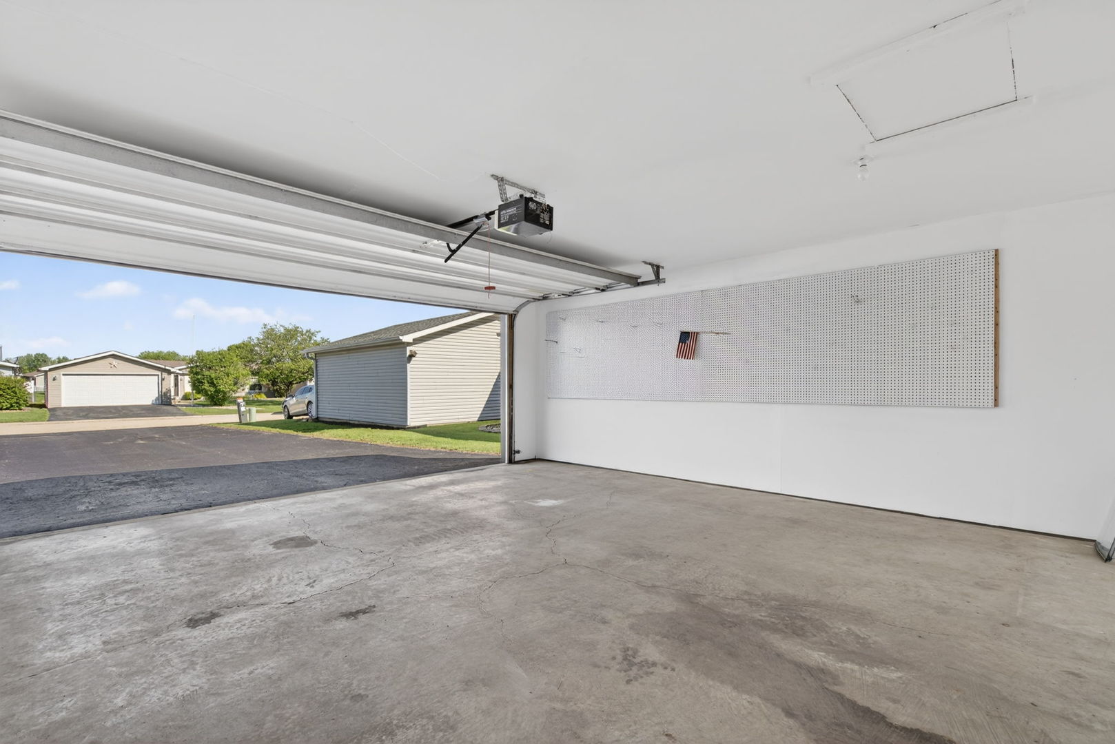 22533 S Woodside Drive, Channahon, IL 60410