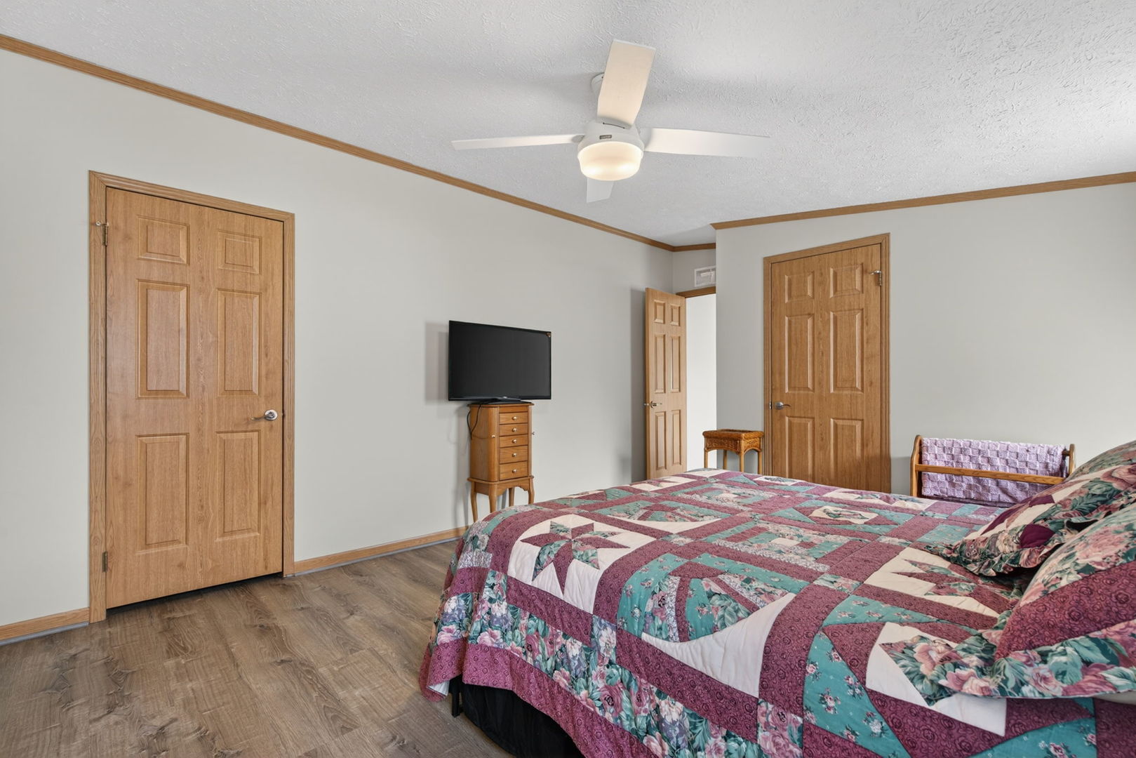 22533 S Woodside Drive, Channahon, IL 60410