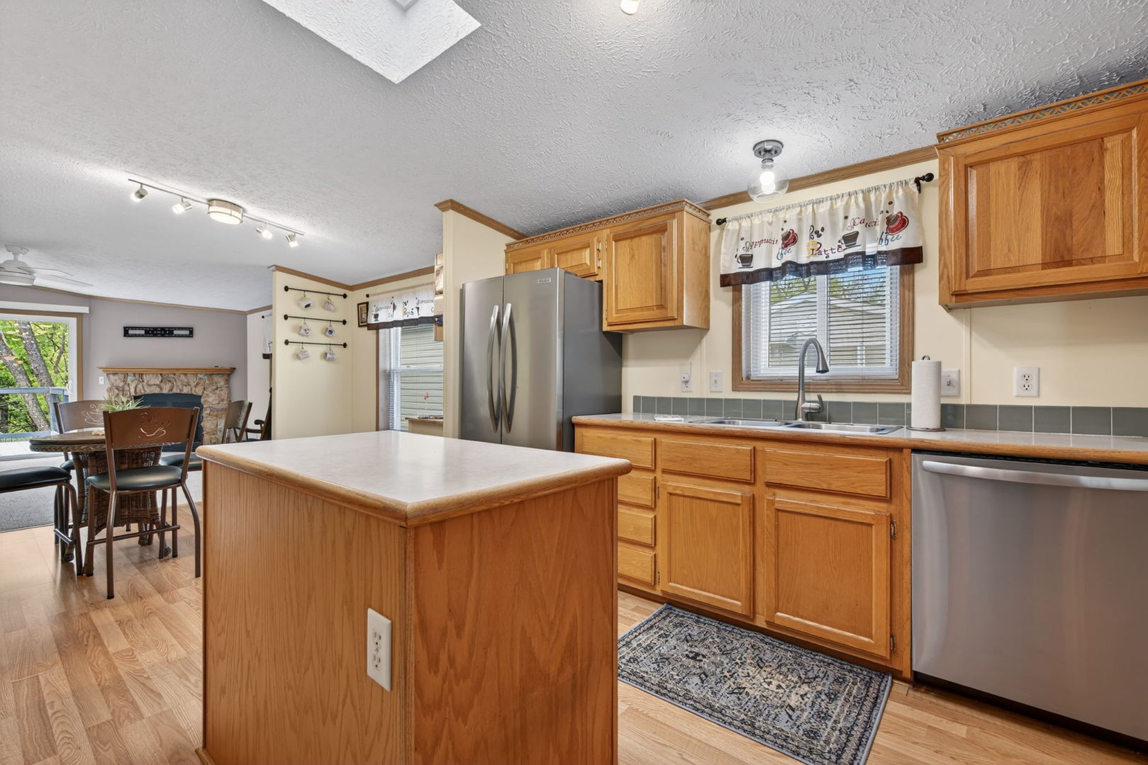 22533 S Woodside Drive, Channahon, IL 60410