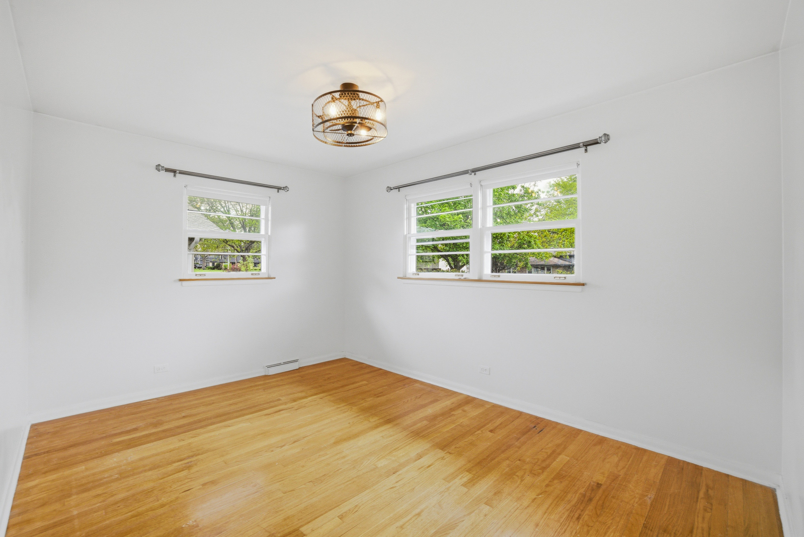1020 Pershing Avenue, Wheaton, IL 60189