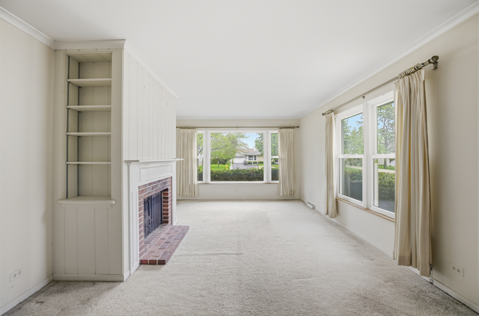 1020 Pershing Avenue, Wheaton, IL 60189