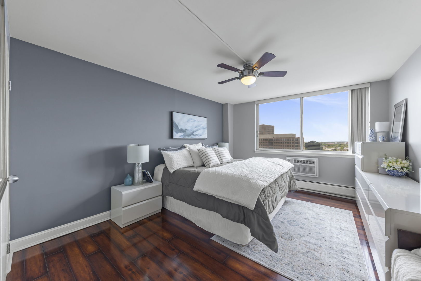 40 N Tower Road #14L, Oak Brook, IL 60523