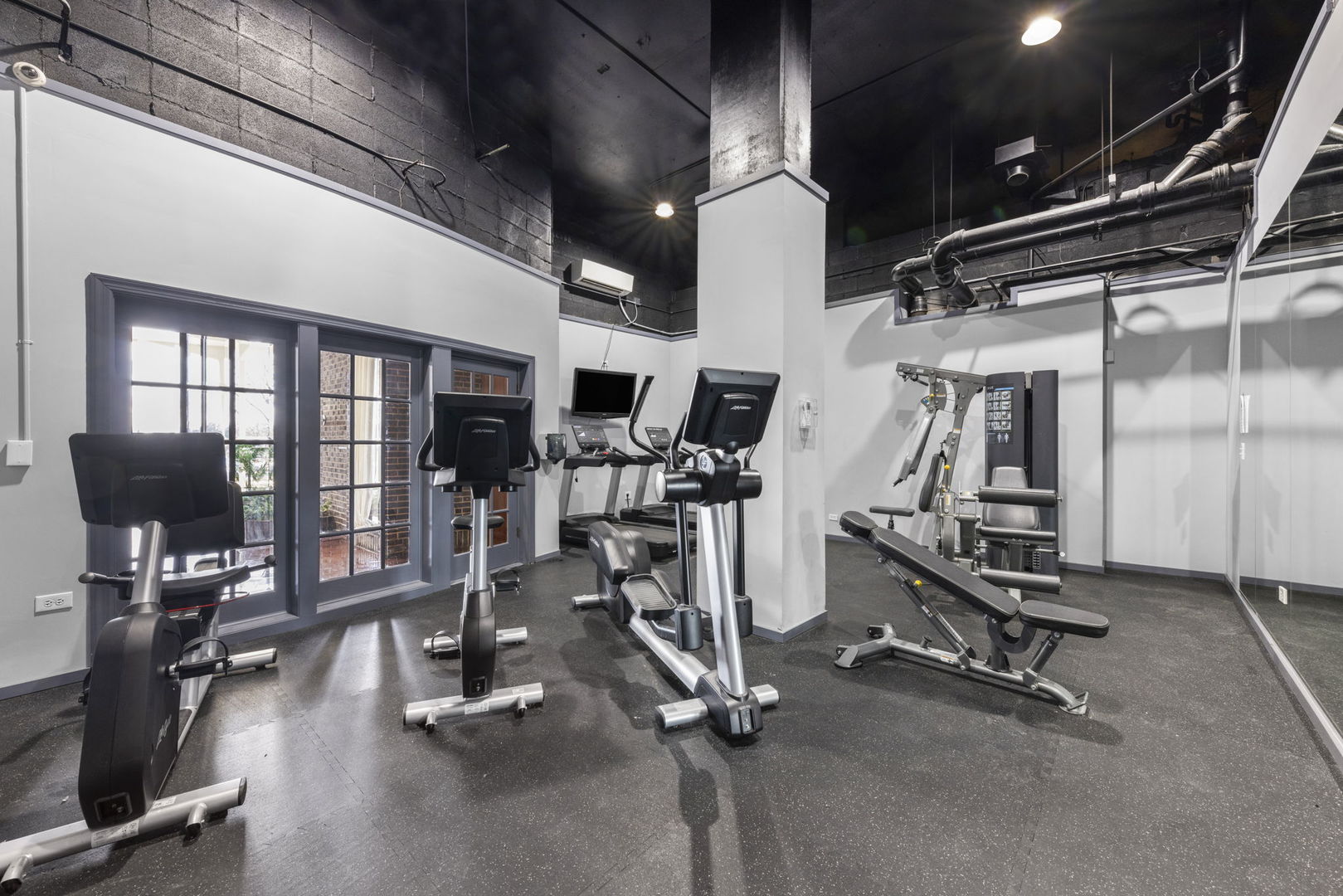 40 N Tower Road #14L, Oak Brook, IL 60523