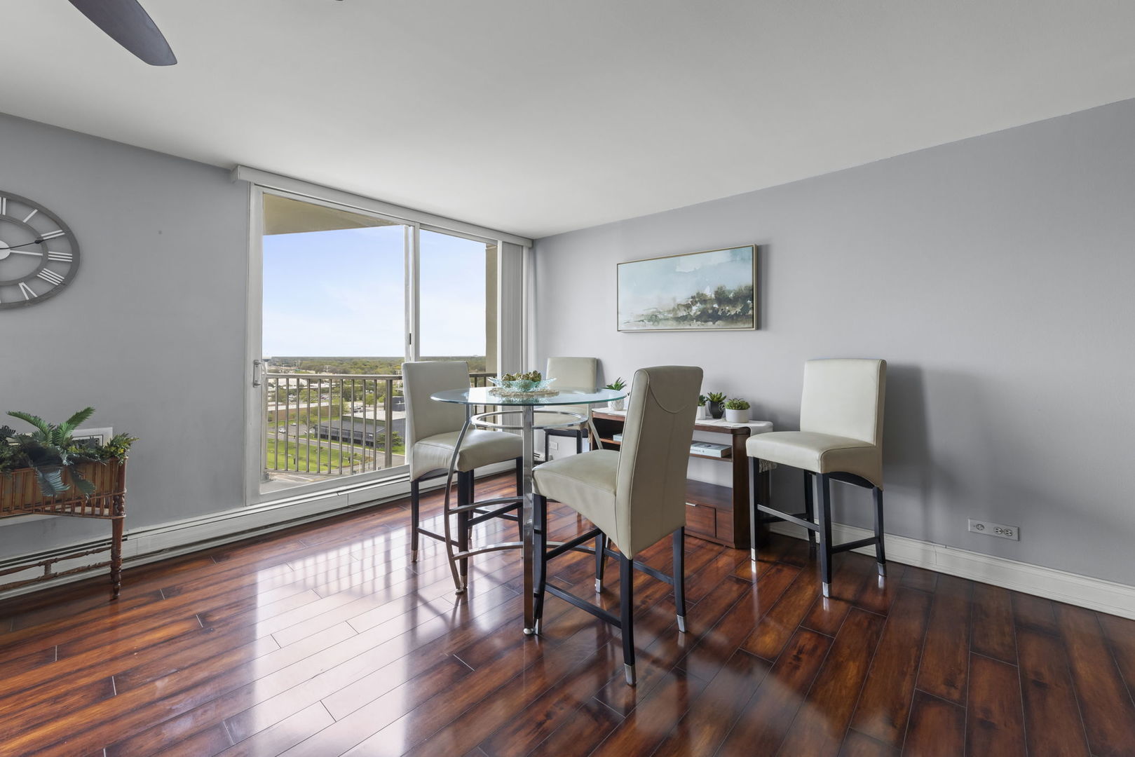 40 N Tower Road #14L, Oak Brook, IL 60523