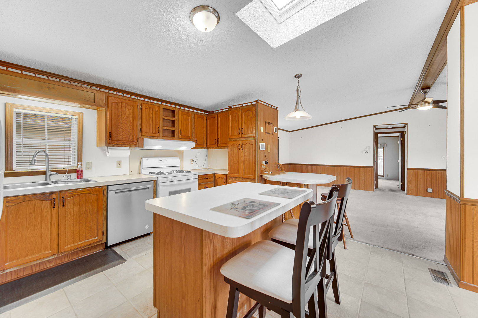 633 Mohawk Trail, Marengo, IL 60152