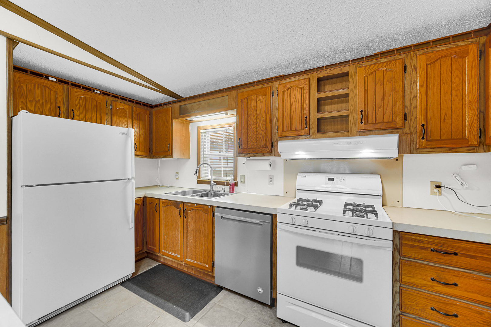 633 Mohawk Trail, Marengo, IL 60152