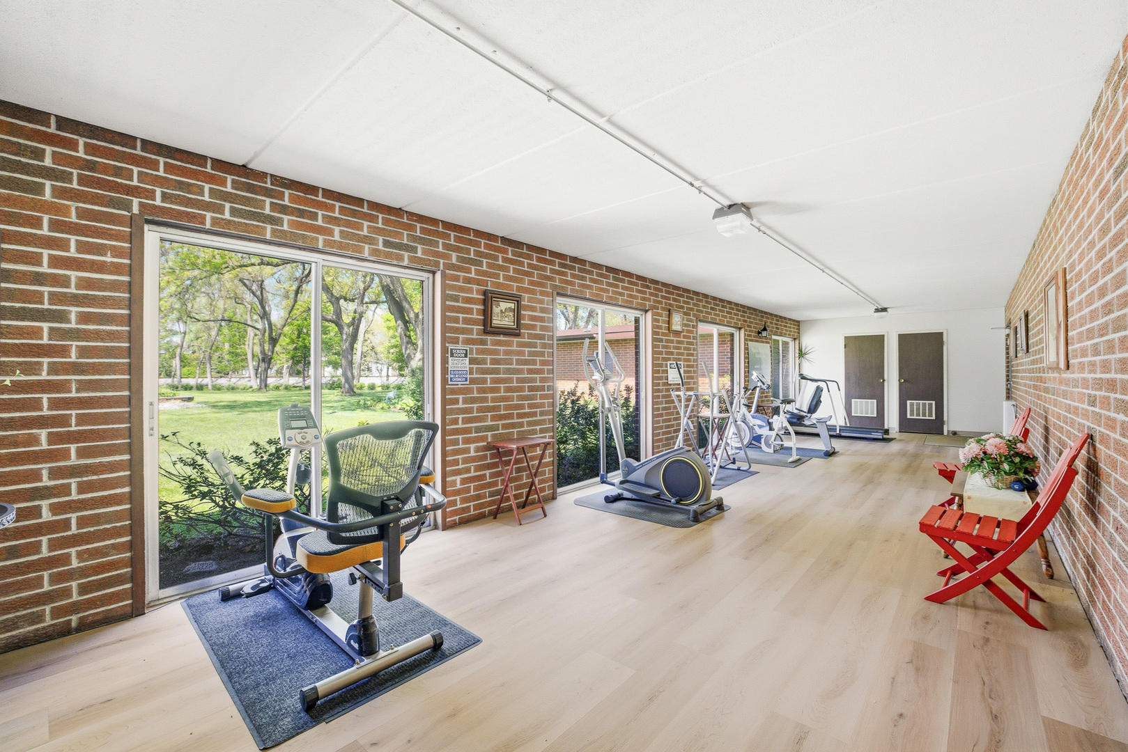 255 S West Avenue #310, Elmhurst, IL 60126
