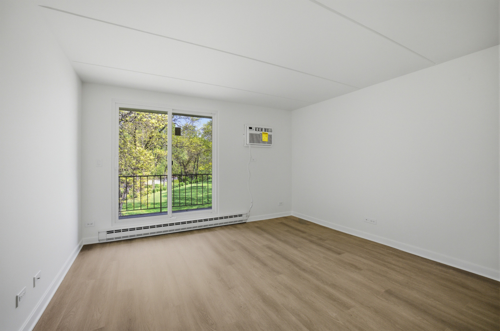 255 S West Avenue #310, Elmhurst, IL 60126