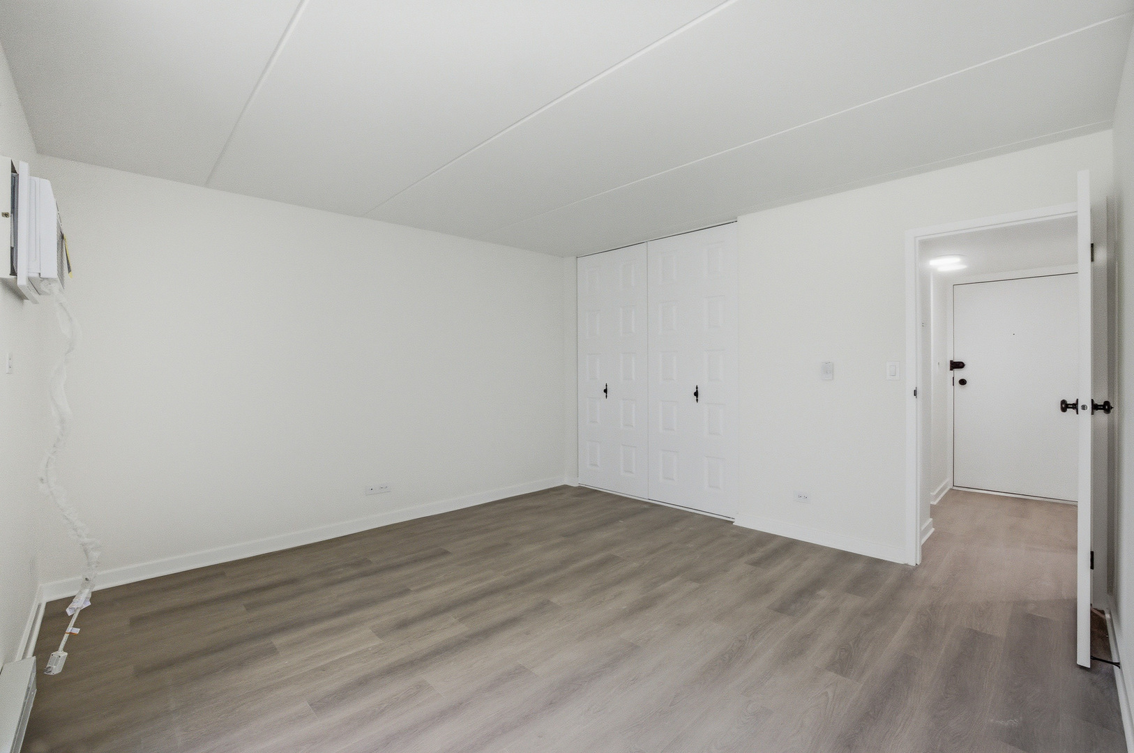 255 S West Avenue #310, Elmhurst, IL 60126