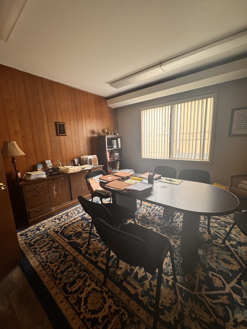 9 County Street, Waukegan, IL 60085