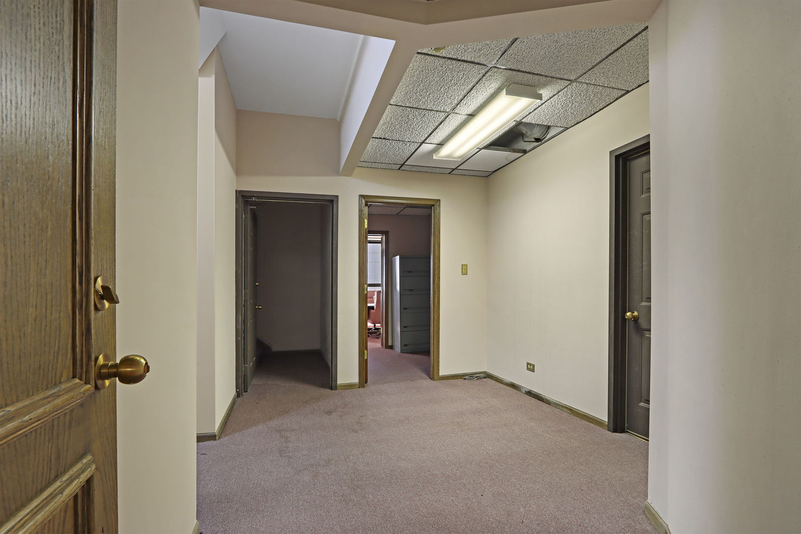 7 N County Street, Waukegan, IL 60085