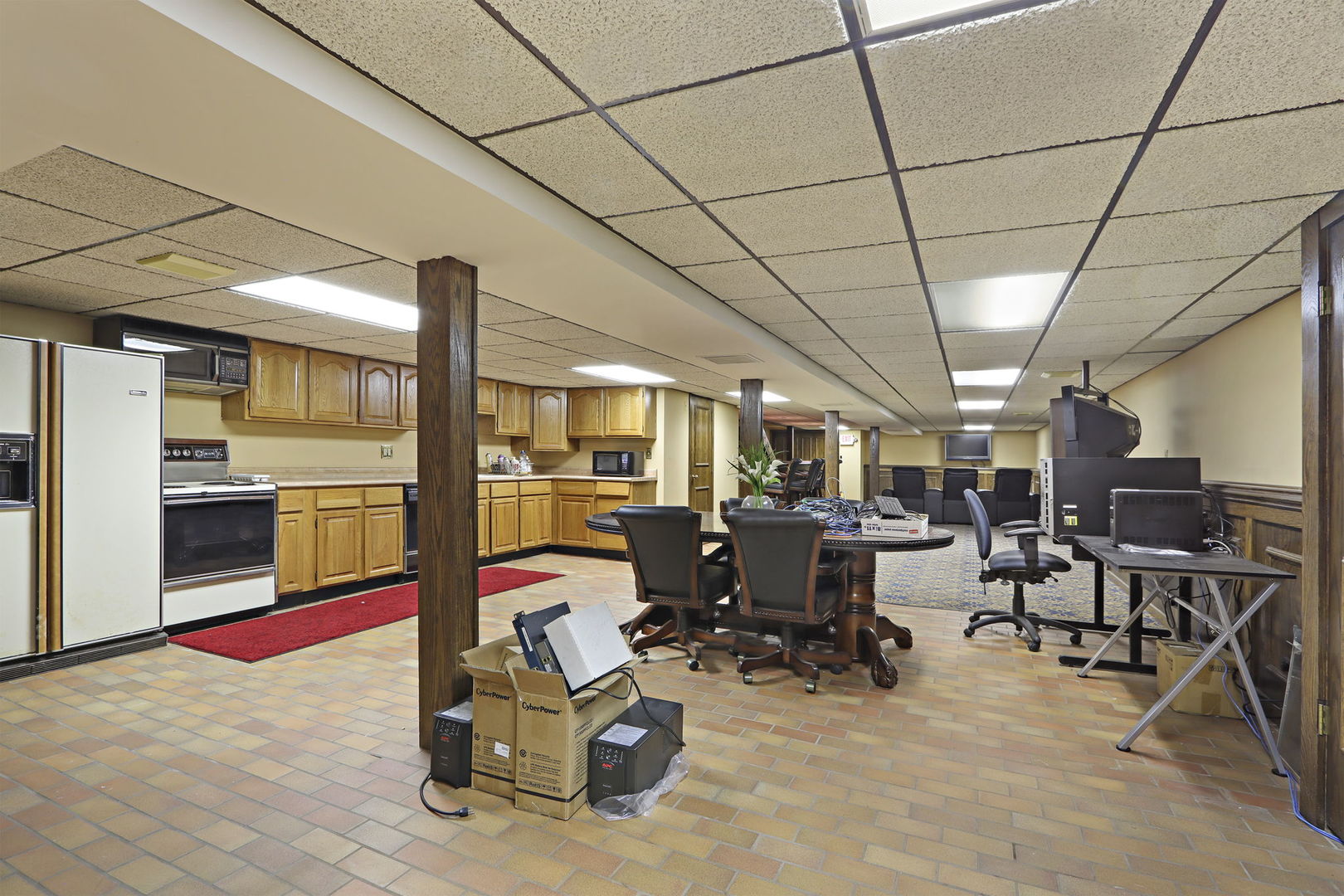 7 N County Street, Waukegan, IL 60085