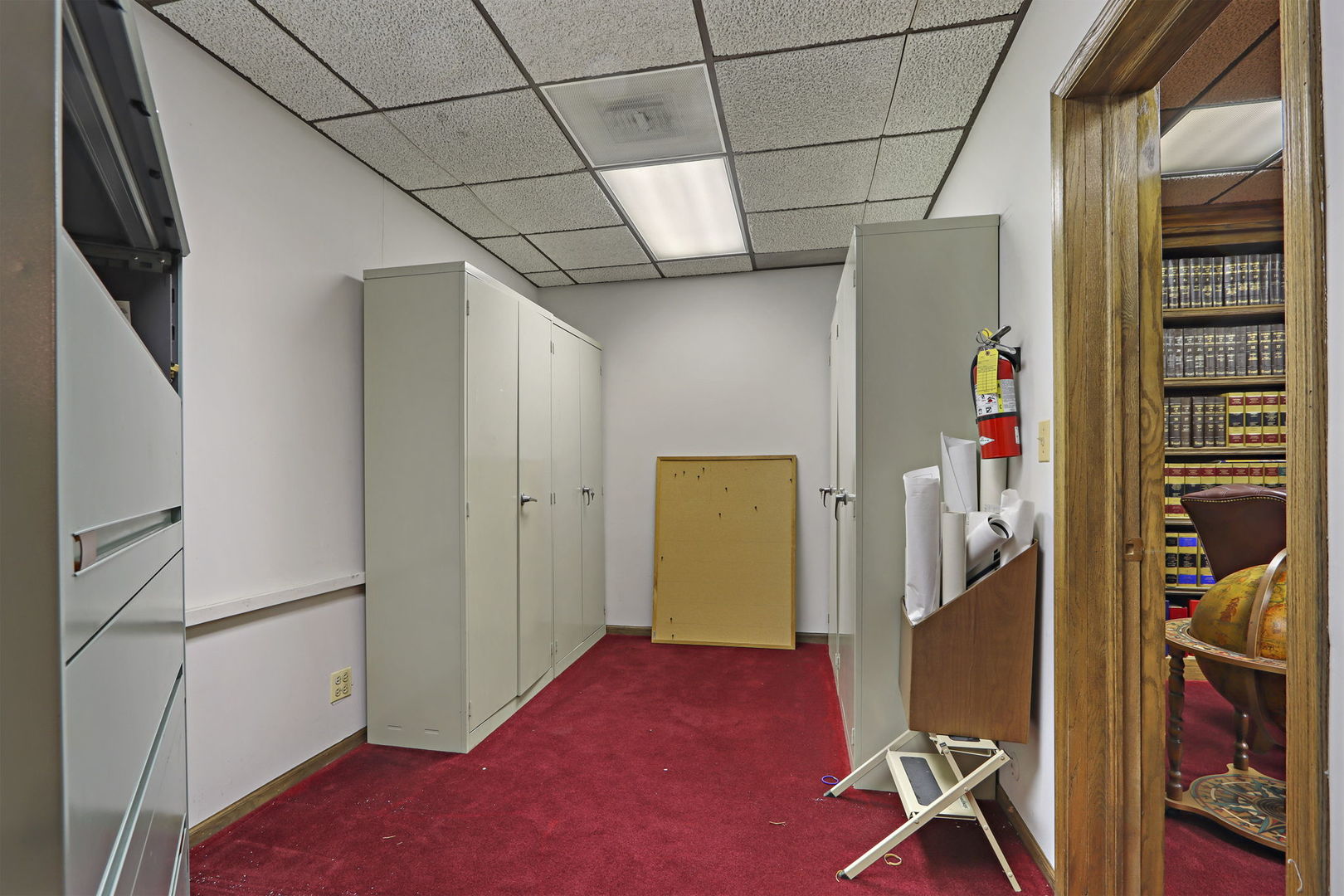 7 N County Street, Waukegan, IL 60085