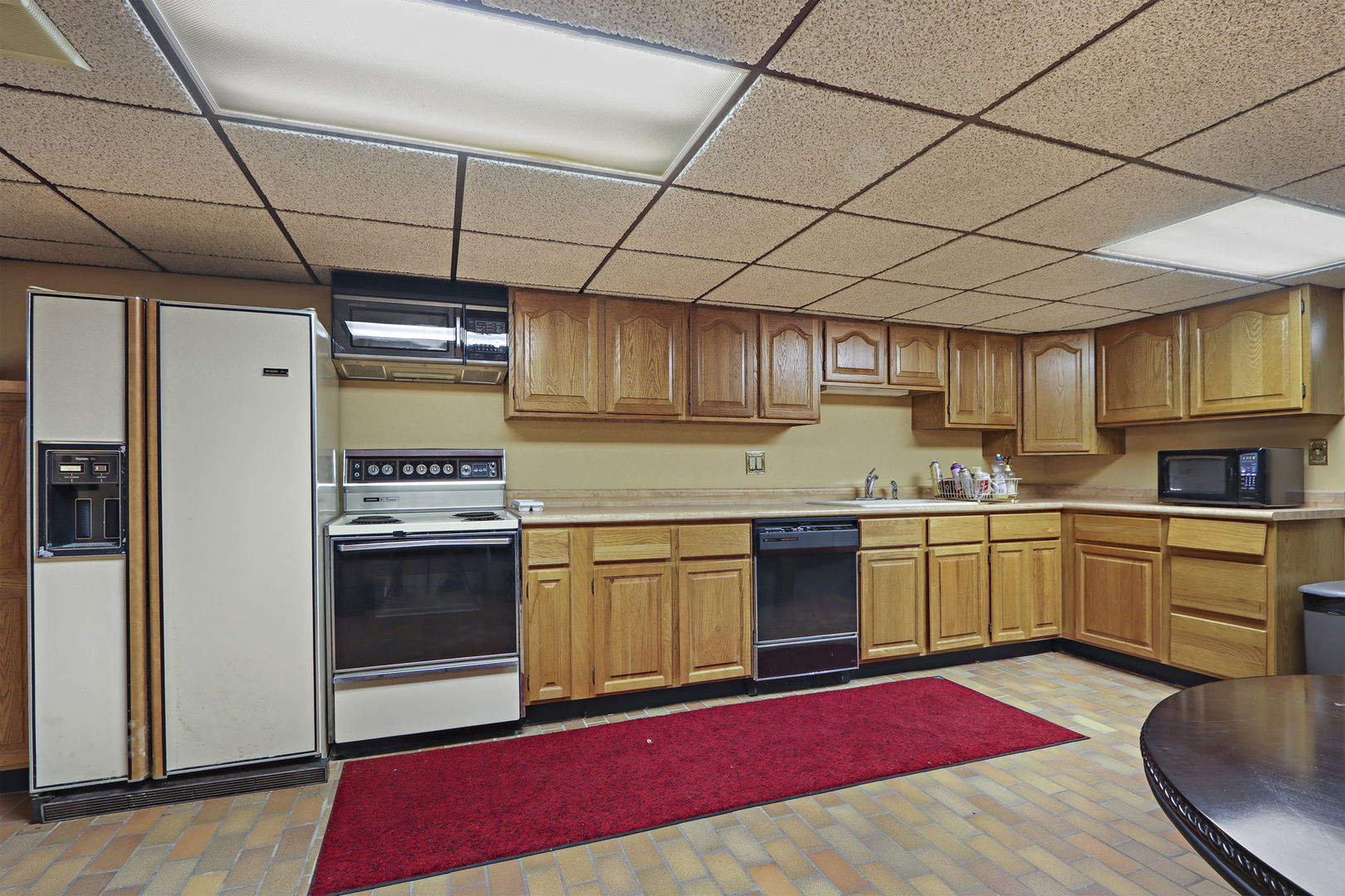 7 N County Street, Waukegan, IL 60085