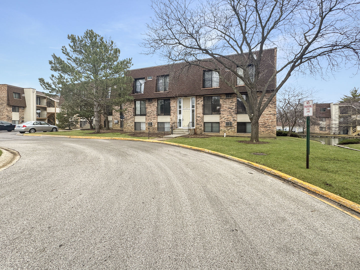 191 N Waters Edge Drive #101, Glendale Heights, IL 60139