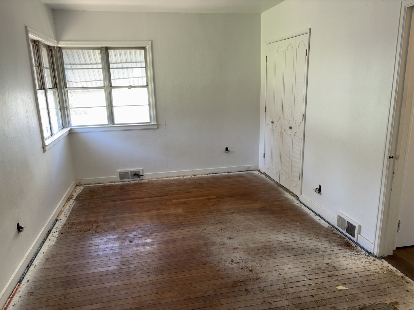109 N 3RD Street, Hartsburg, IL 62643