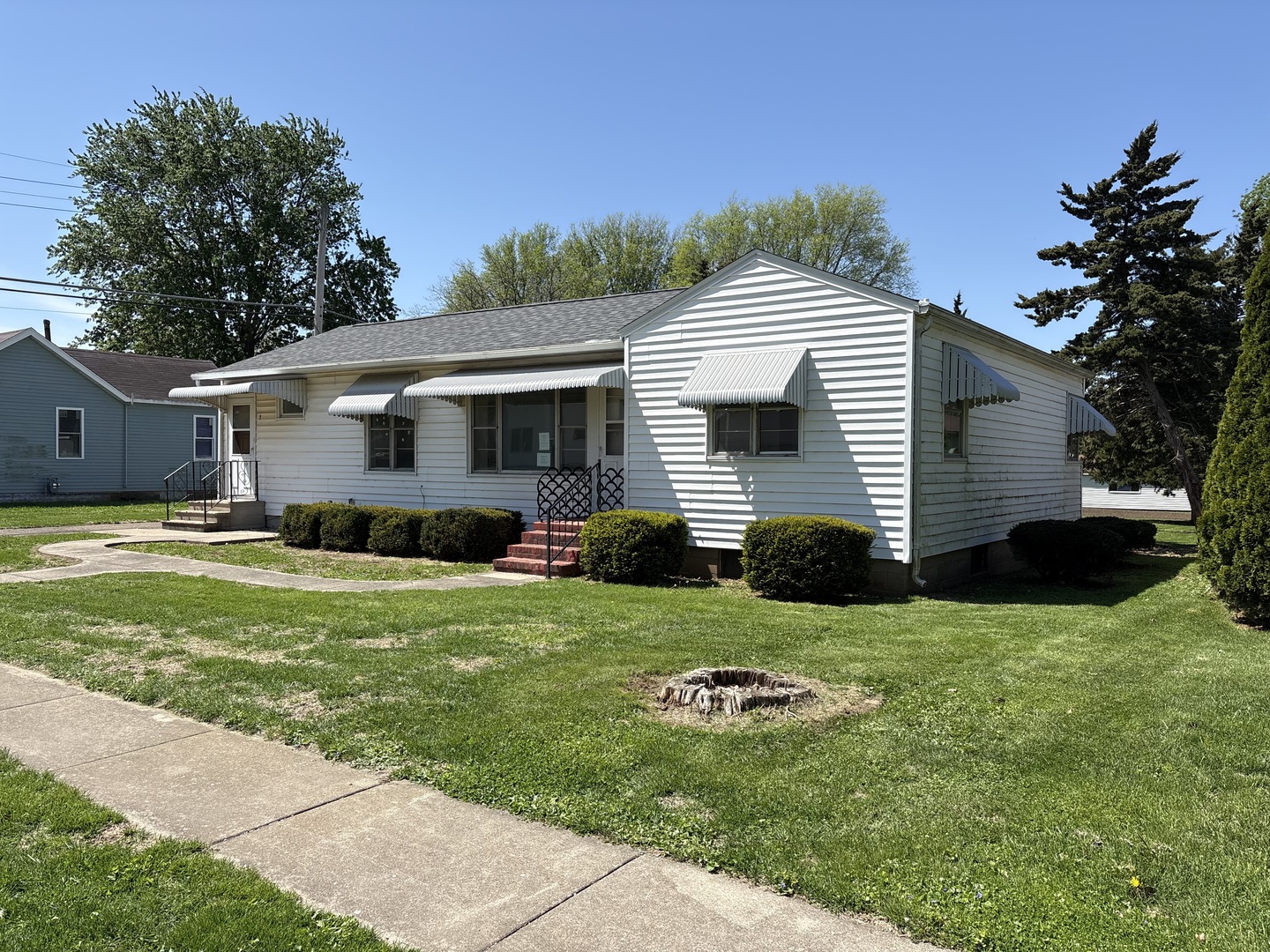 109 N 3RD Street, Hartsburg, IL 62643