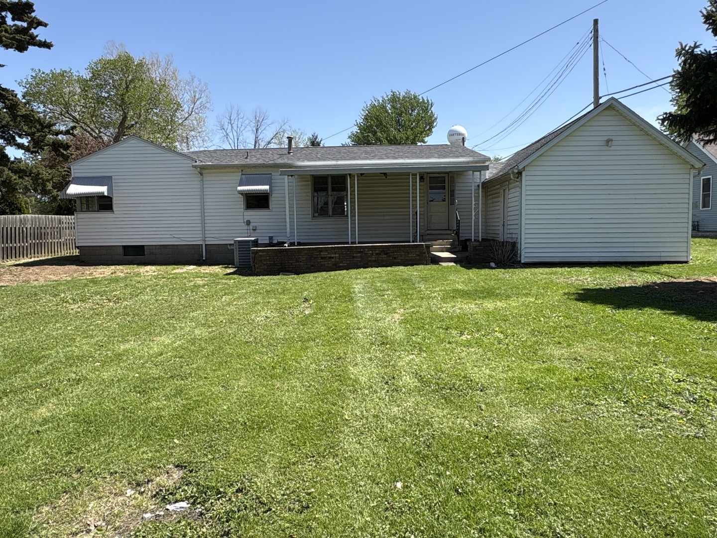 109 N 3RD Street, Hartsburg, IL 62643