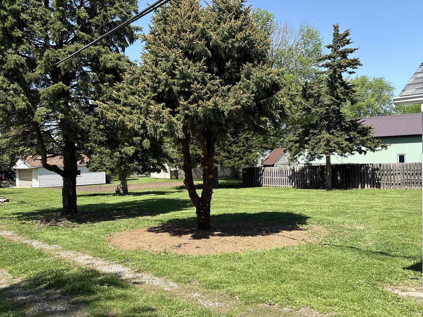 109 N 3RD Street, Hartsburg, IL 62643