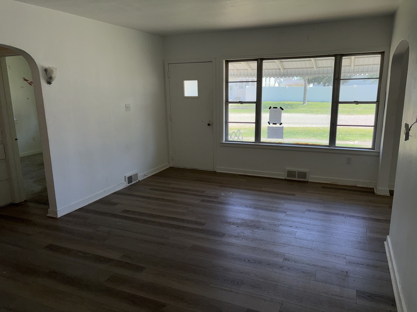109 N 3RD Street, Hartsburg, IL 62643
