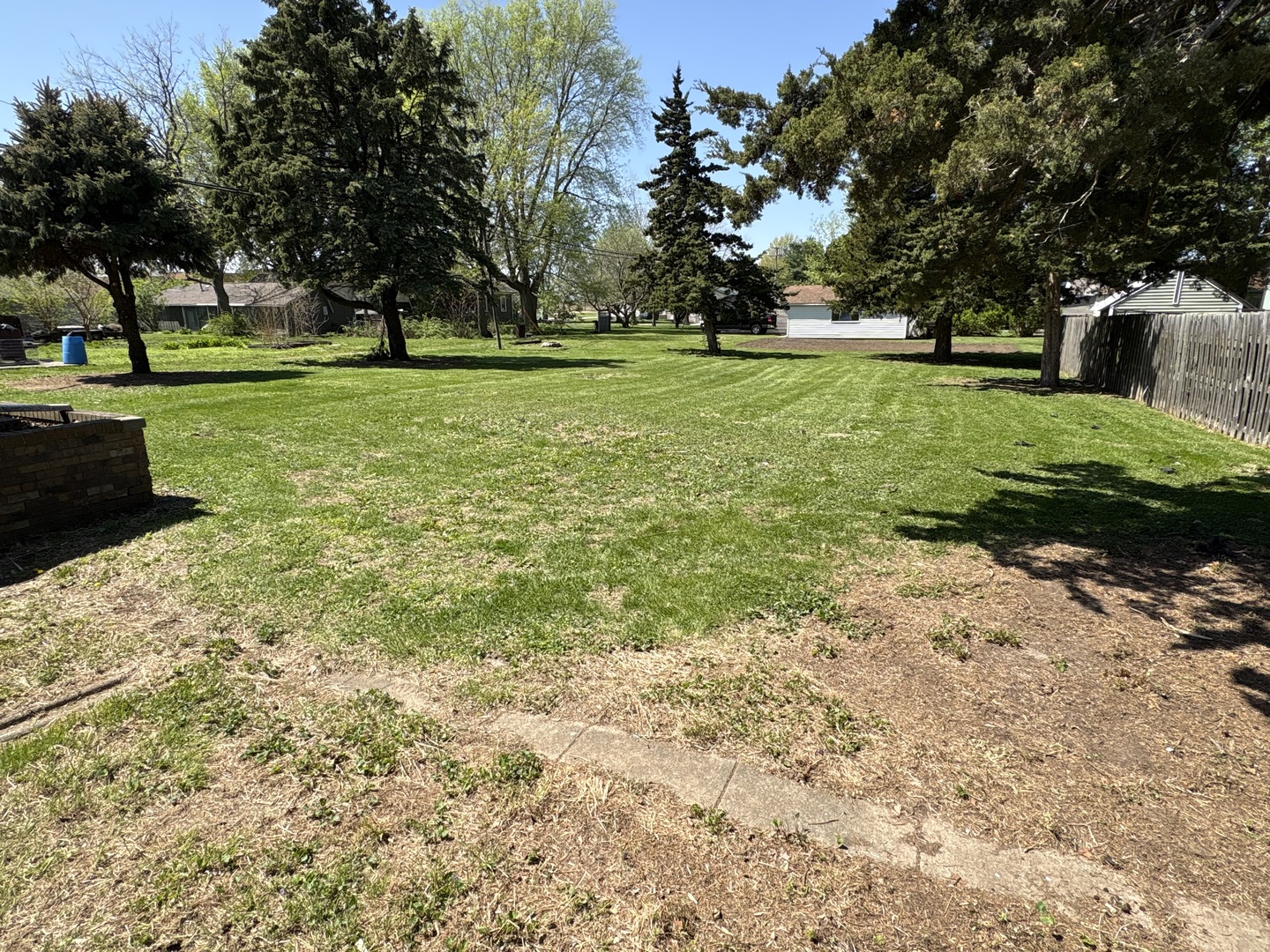 109 N 3RD Street, Hartsburg, IL 62643