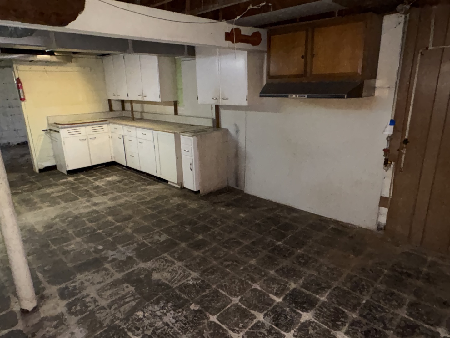 109 N 3RD Street, Hartsburg, IL 62643