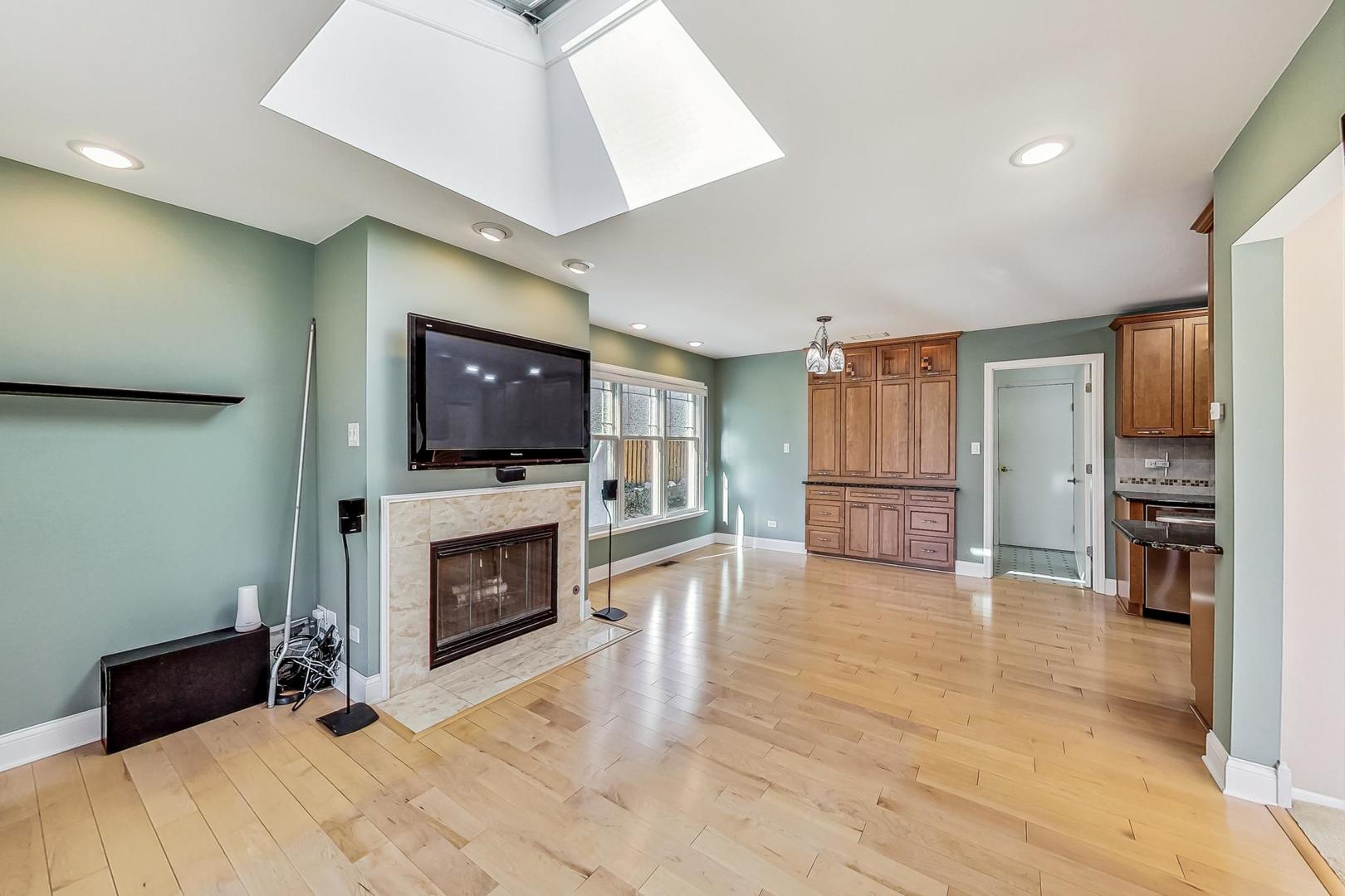 1145 Nottingham Lane, Hoffman Estates, IL 60169