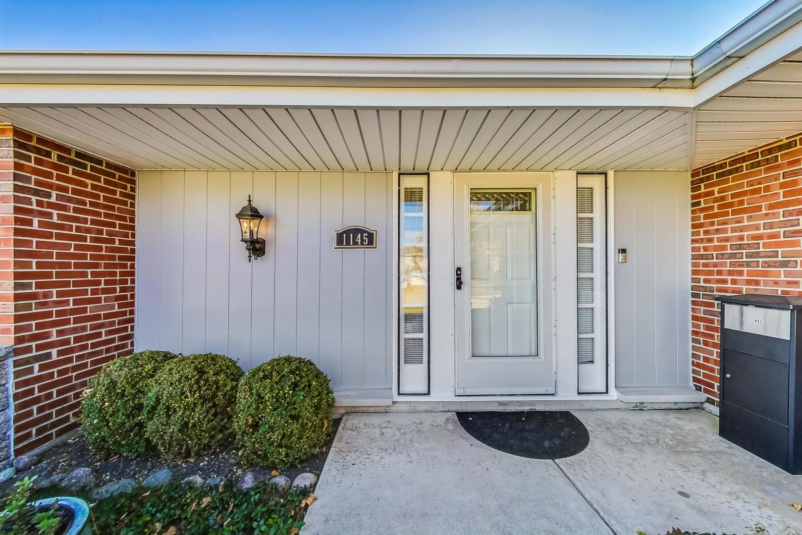 1145 Nottingham Lane, Hoffman Estates, IL 60169