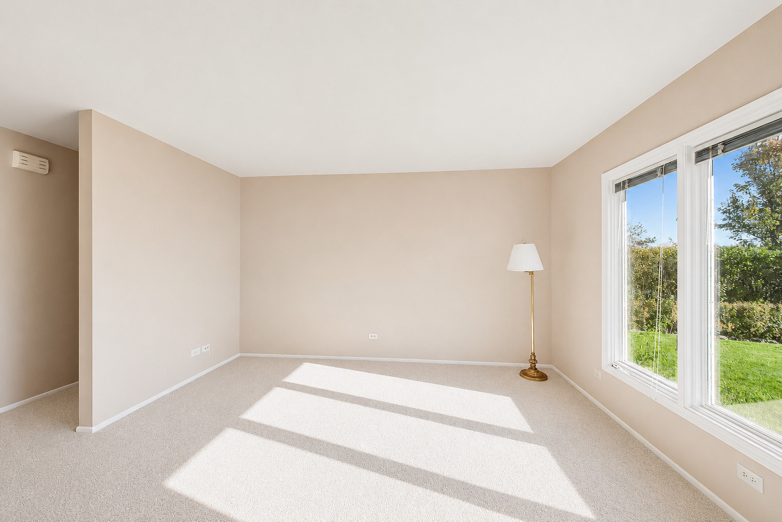 1145 Nottingham Lane, Hoffman Estates, IL 60169