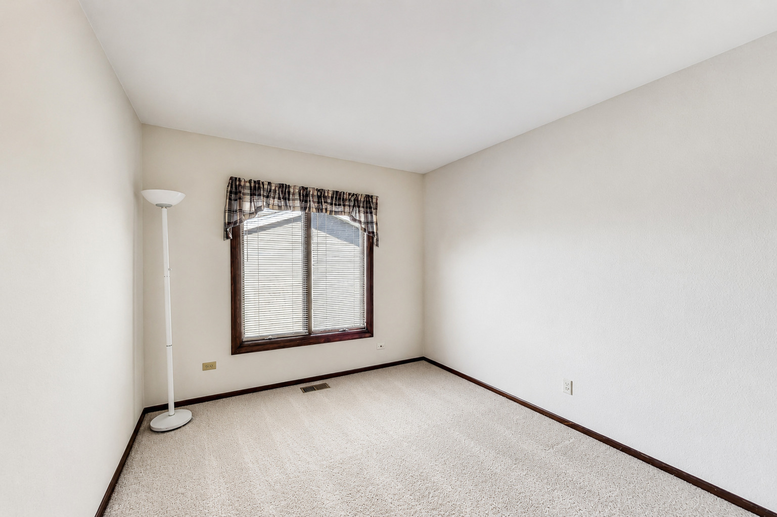 1145 Nottingham Lane, Hoffman Estates, IL 60169