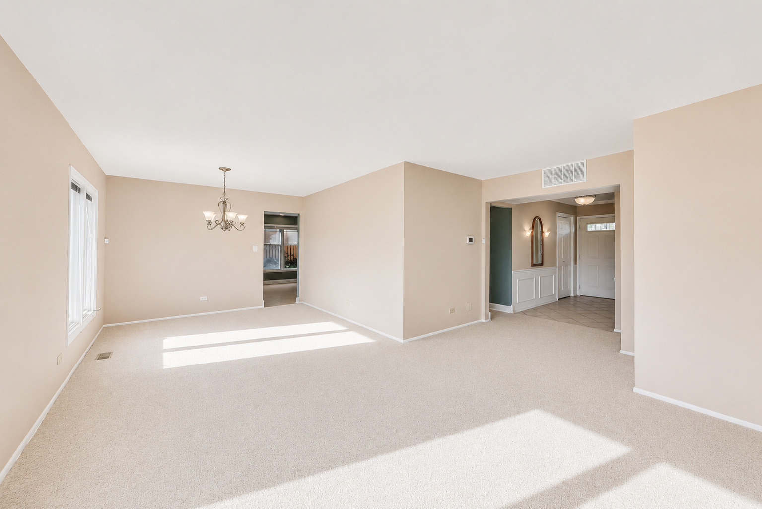 1145 Nottingham Lane, Hoffman Estates, IL 60169