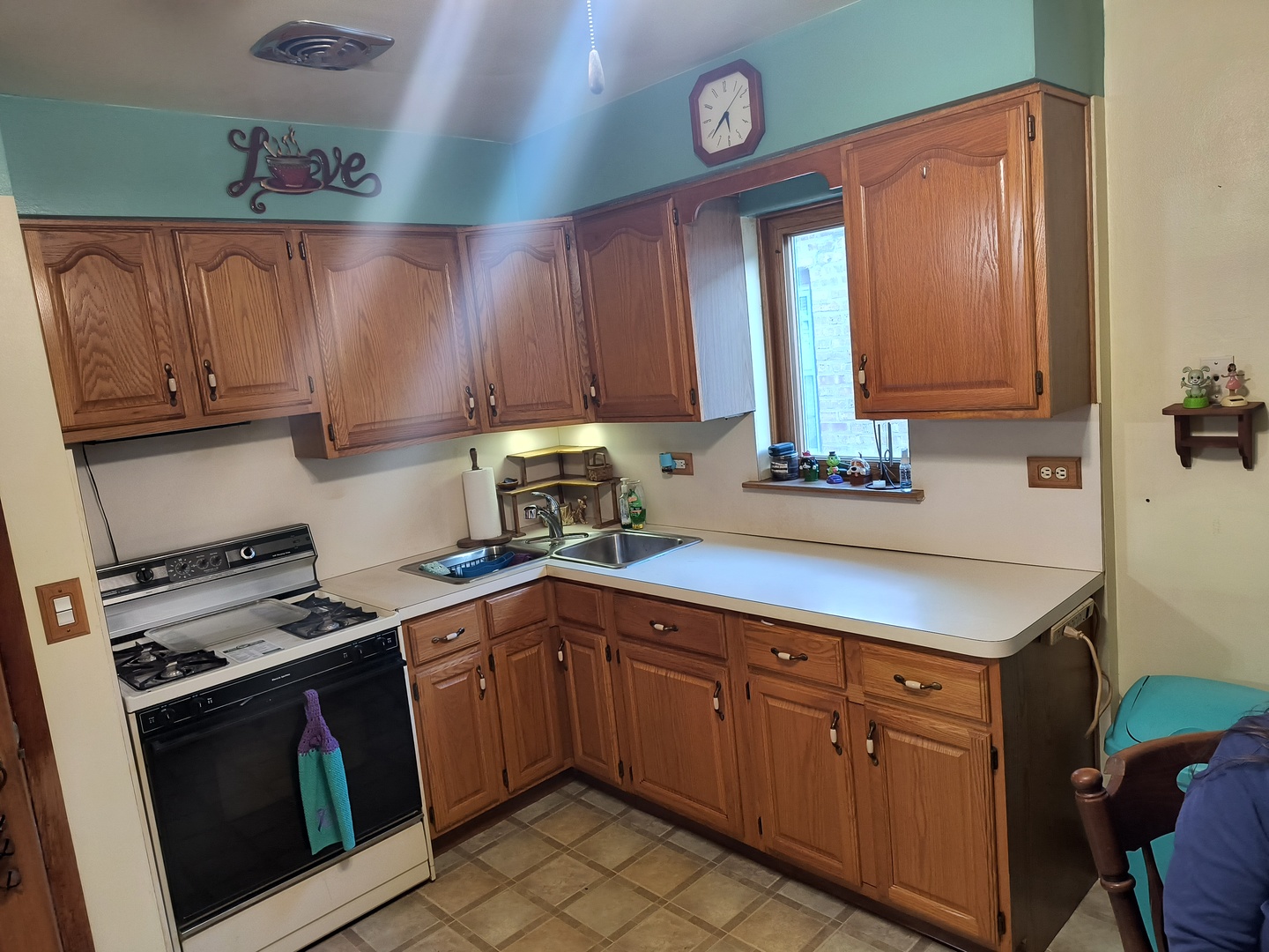 4211 East Avenue, Stickney, IL 60402