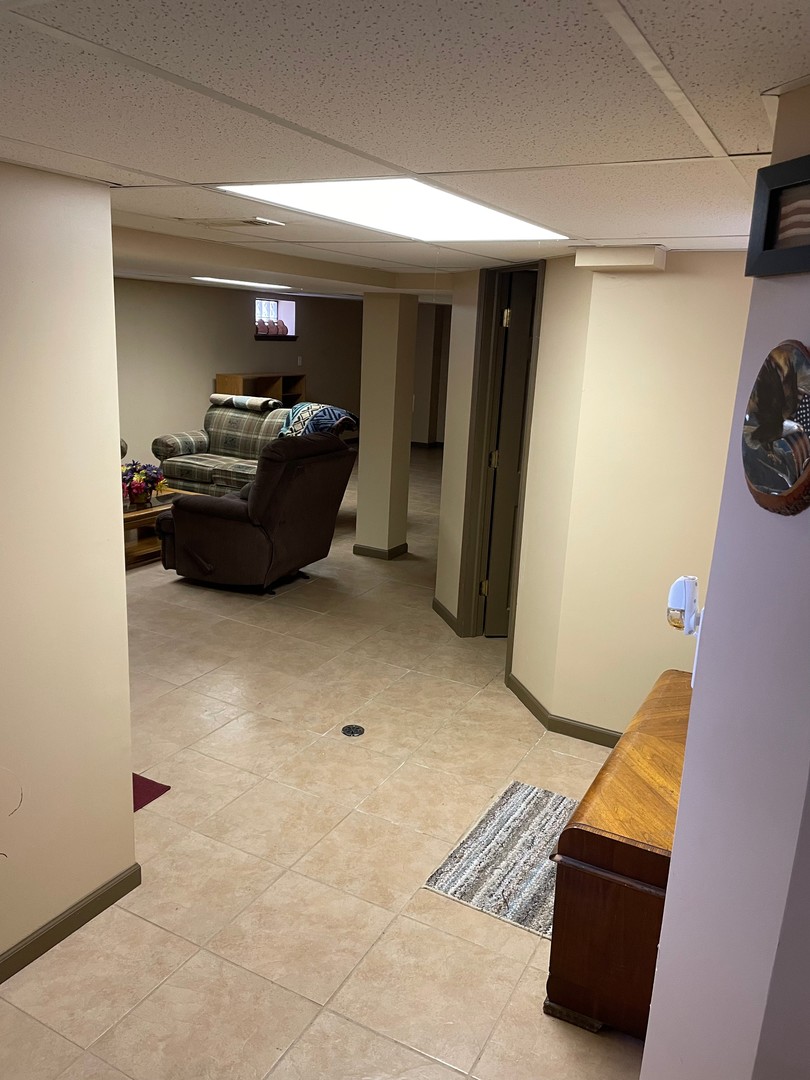 4211 East Avenue, Stickney, IL 60402