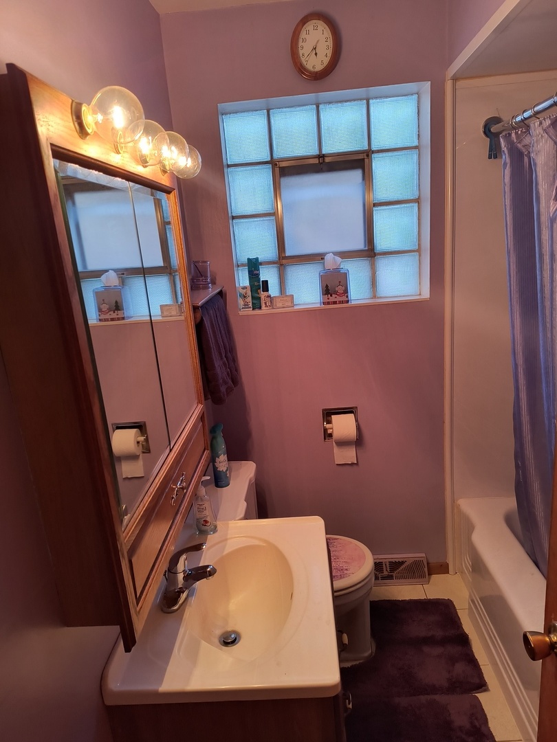 4211 East Avenue, Stickney, IL 60402