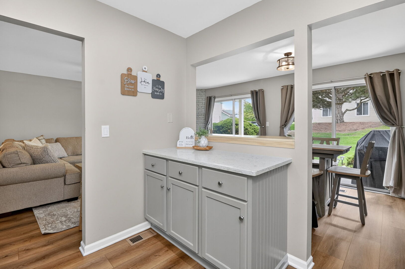 7040 Remington Court #101, Woodridge, IL 60517