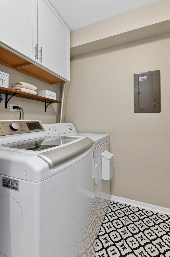7040 Remington Court #101, Woodridge, IL 60517