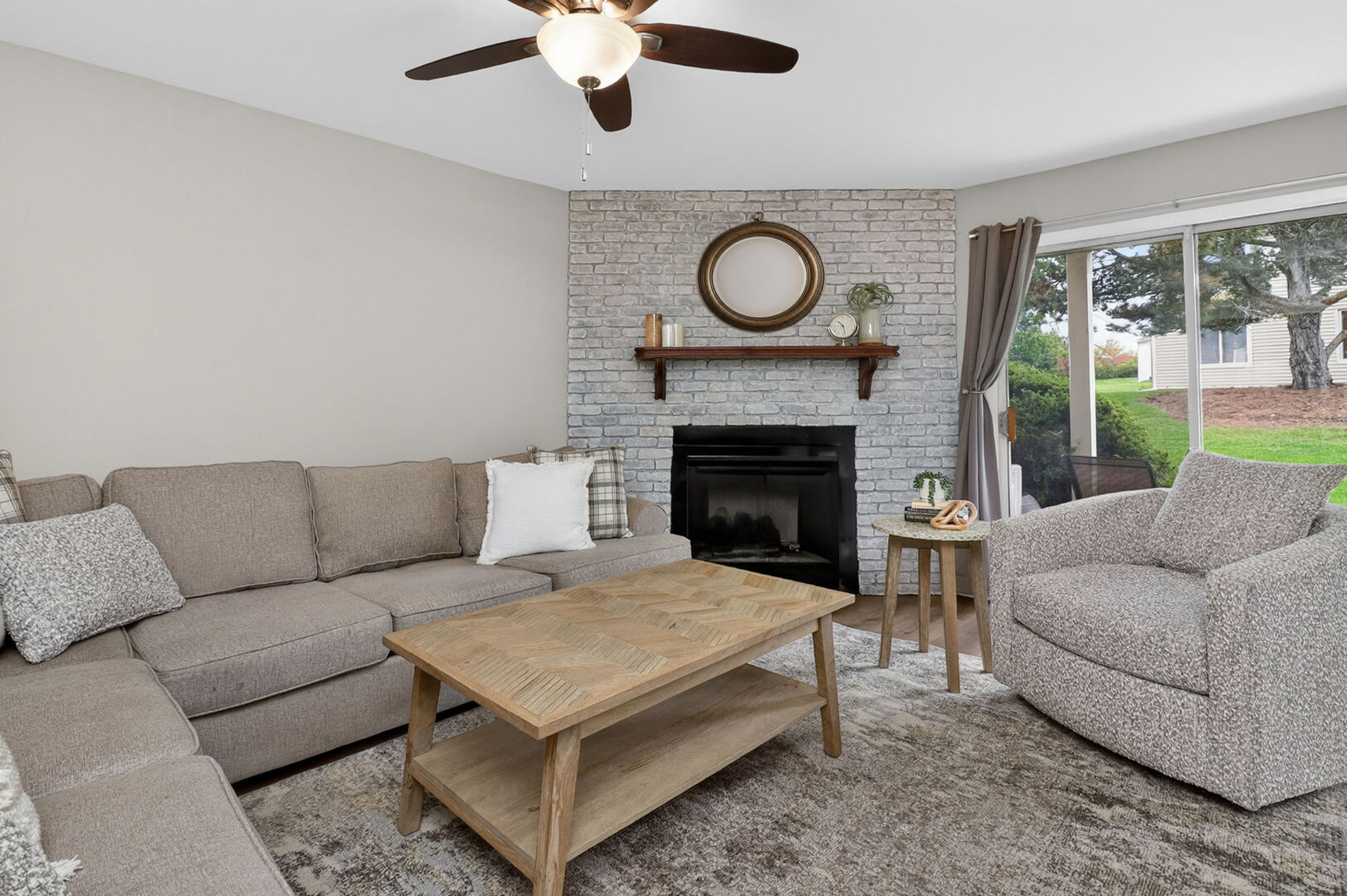 7040 Remington Court #101, Woodridge, IL 60517