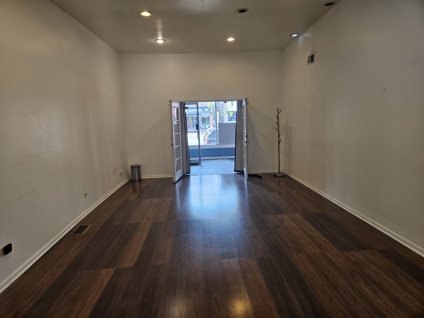 4541 N Western Avenue, Chicago, IL 60625
