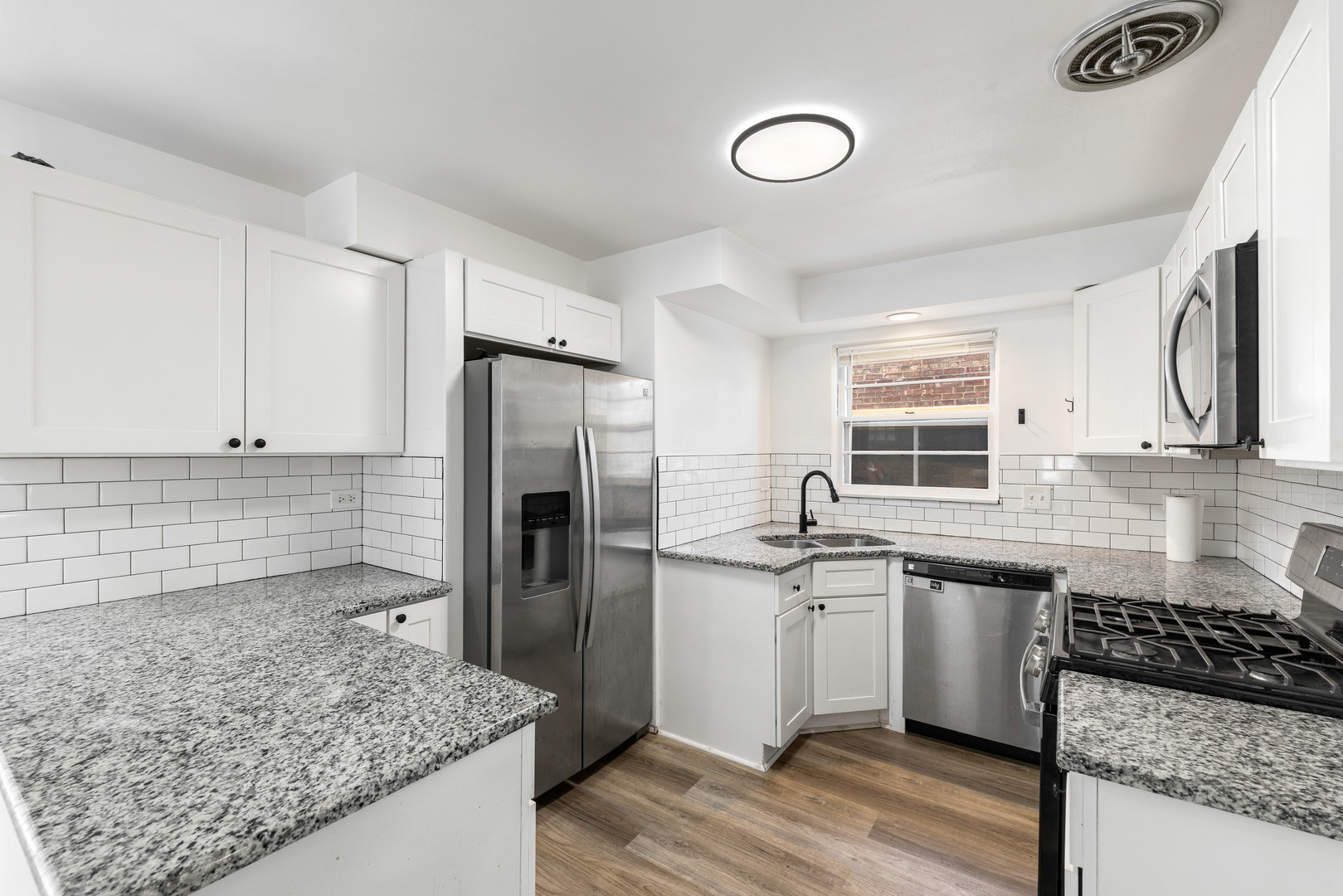 1618 Gunderson Avenue, Berwyn, IL 60402