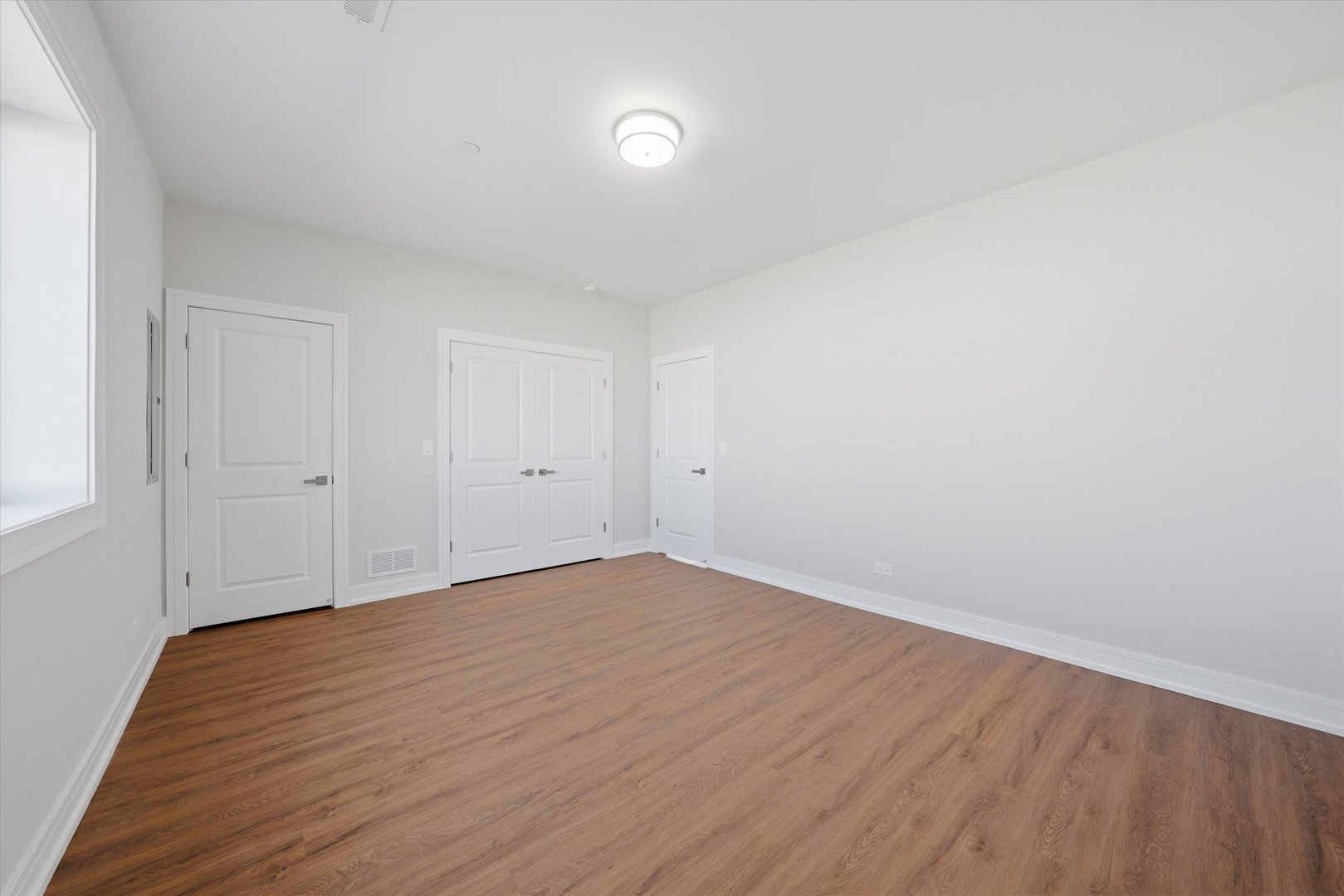 8011 S Oconto Avenue, Bridgeview, IL 60455