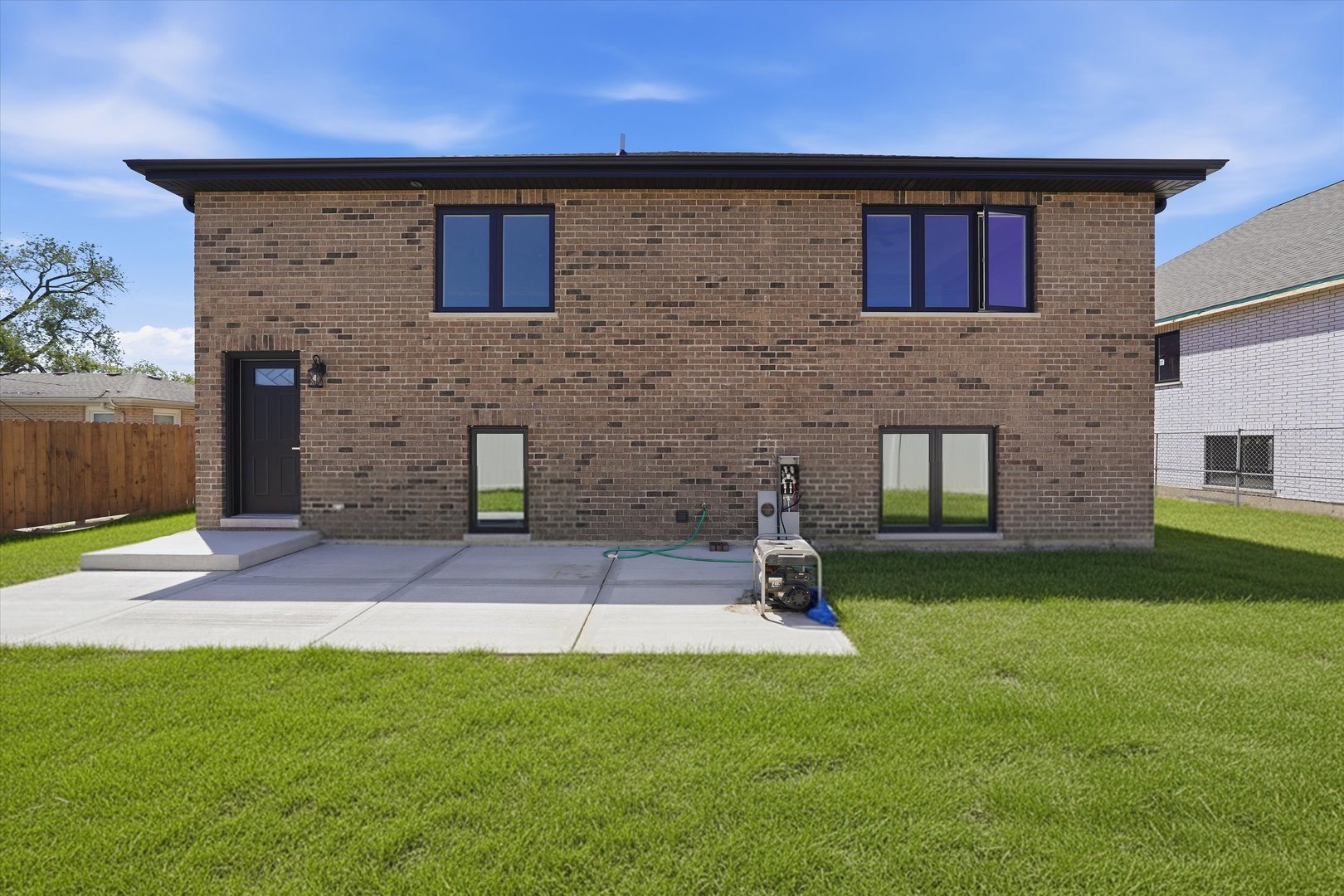 8011 S Oconto Avenue, Bridgeview, IL 60455