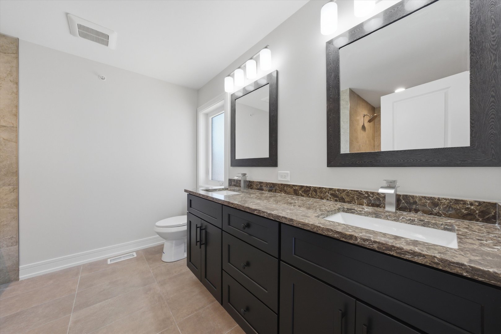 8011 S Oconto Avenue, Bridgeview, IL 60455
