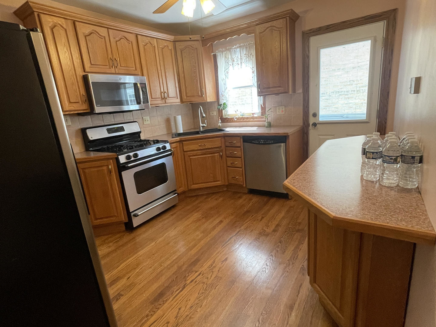 3532 N Pioneer Avenue, Chicago, IL 60634