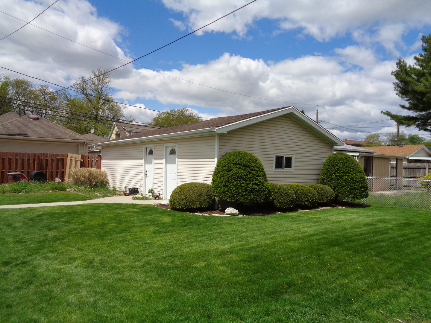 3532 N Pioneer Avenue, Chicago, IL 60634