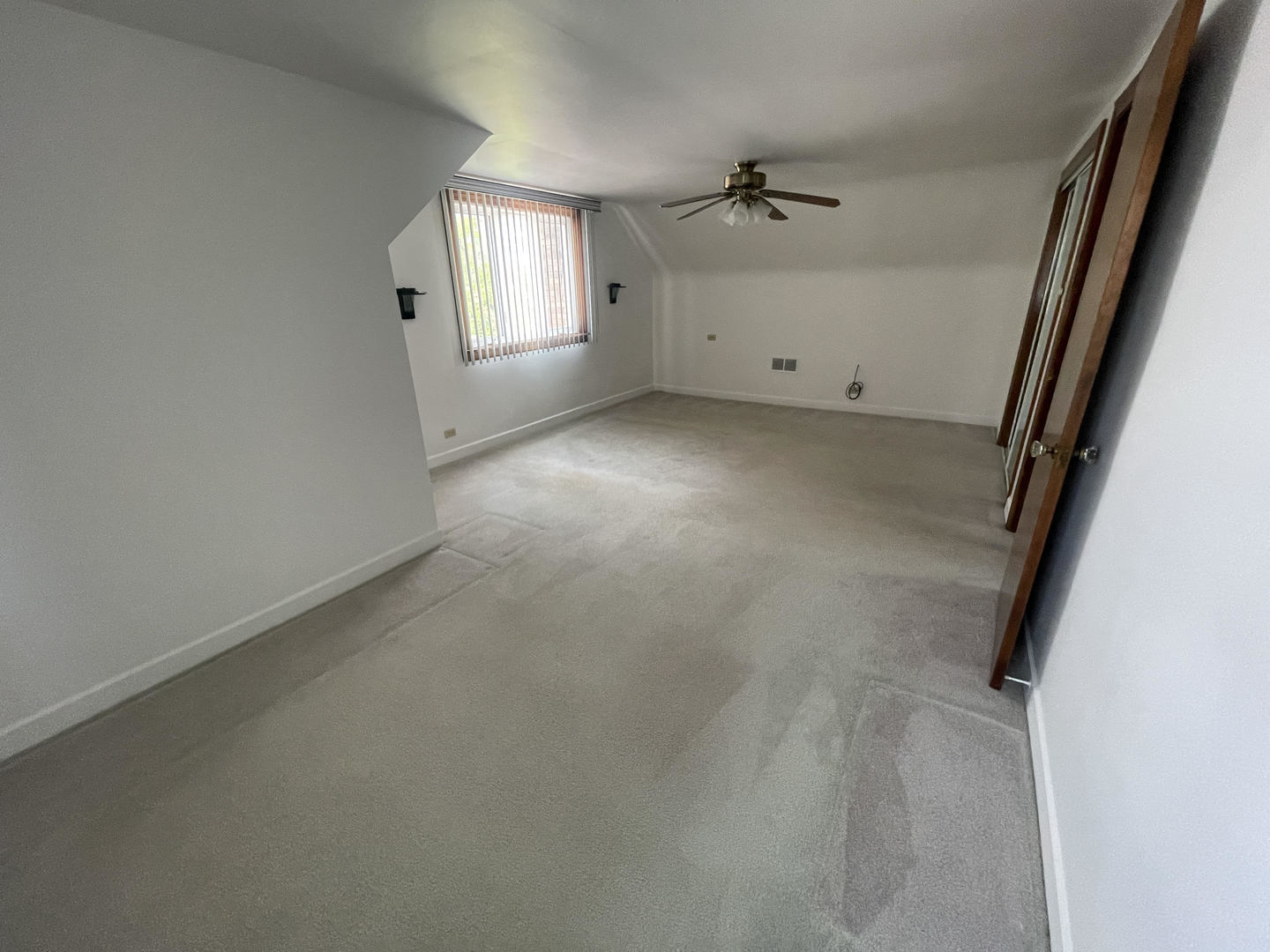 3532 N Pioneer Avenue, Chicago, IL 60634