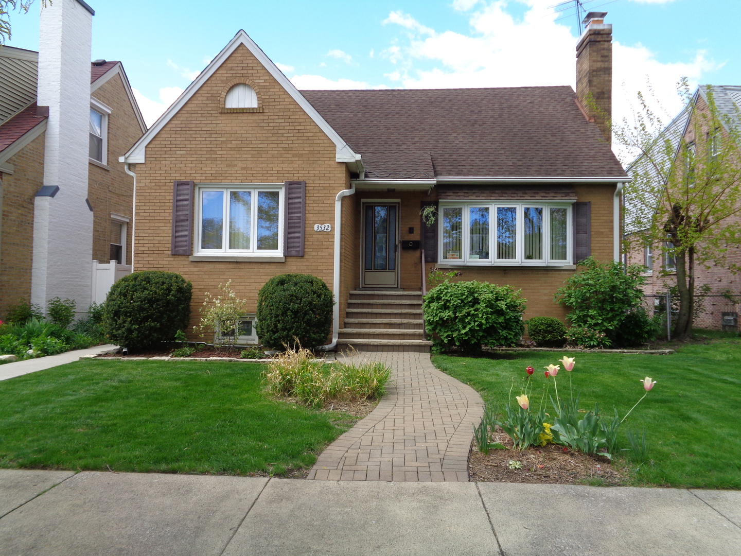 3532 N Pioneer Avenue, Chicago, IL 60634