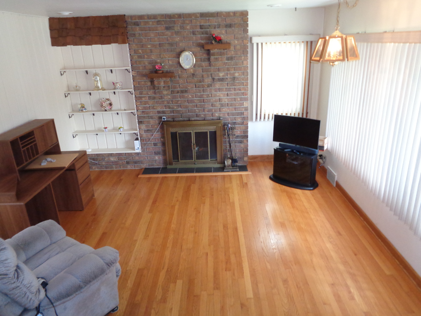 3532 N Pioneer Avenue, Chicago, IL 60634