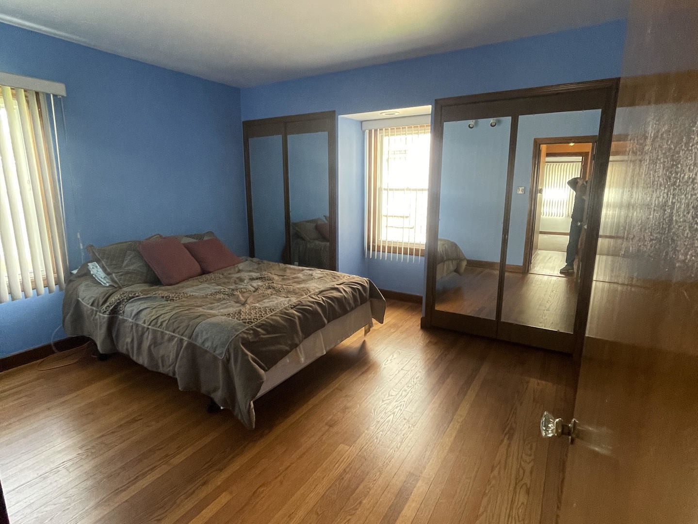3532 N Pioneer Avenue, Chicago, IL 60634