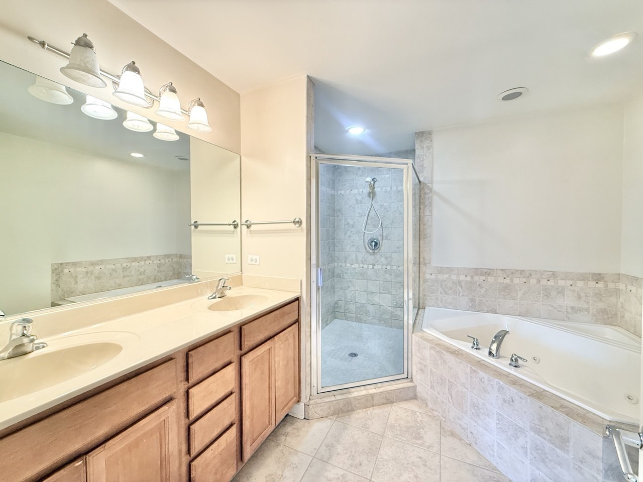 930 CASE Street, Naperville, IL 60563