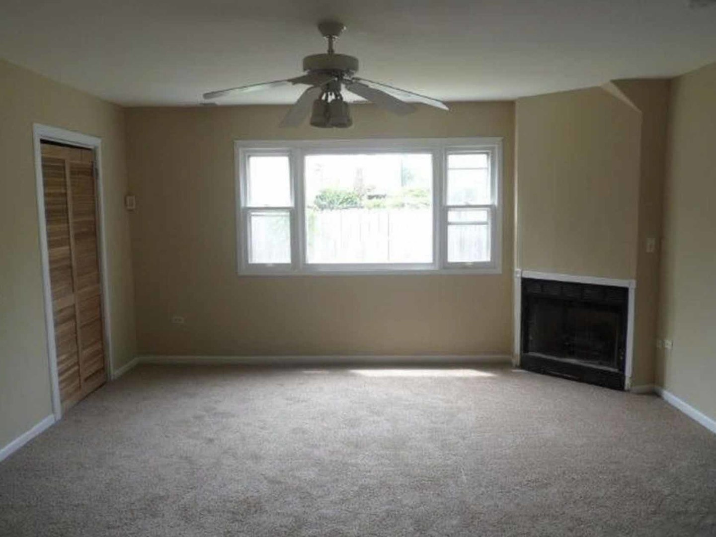 2912 18th Place, North Chicago, IL 60064